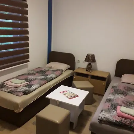 Topic Hostel
