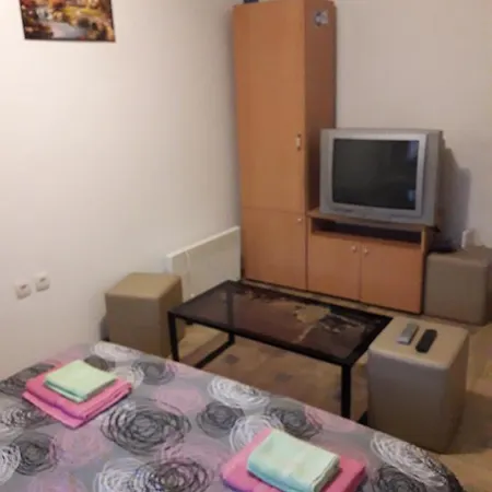 Topic Hostel