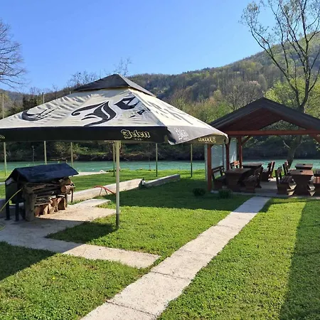 Topic Hostel