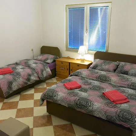 Topic Hostel