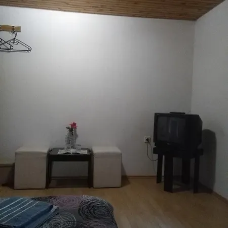 Topic Hostel