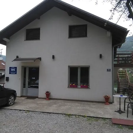 Topić Hostel *